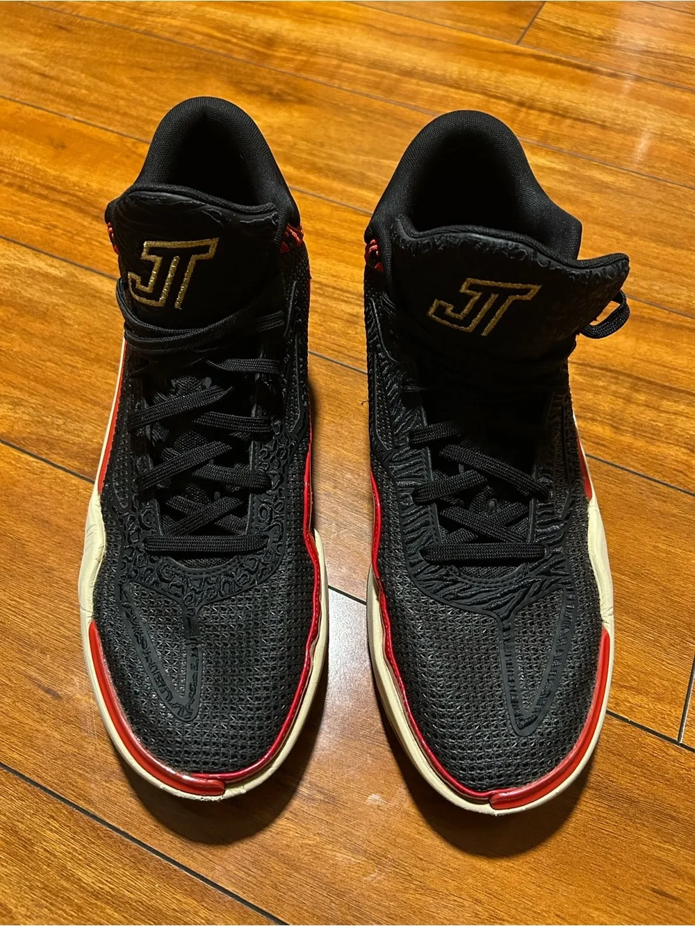 Jordan Men's Black and Red Athletic Shoes